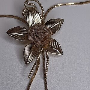 Vintage 70s Gold-Tone Mesh Rose Pendant Lariat Bolo 30" Necklace